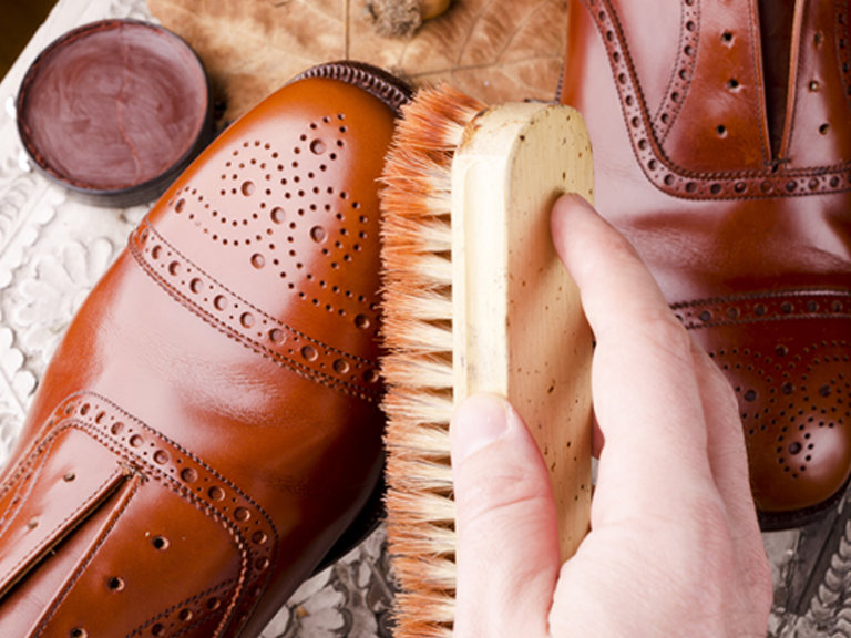 Quy trình vệ sinh chăm sóc giày da cao cấp